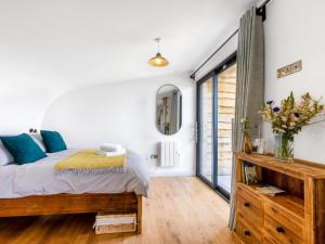 1 Bed in Bude oc-88498