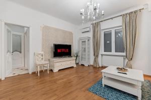 Spacious 2BR Apartment - University Square, City Center