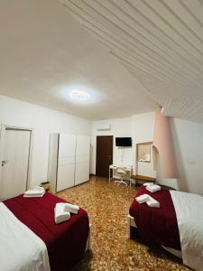 MMM HOME Train Station 2