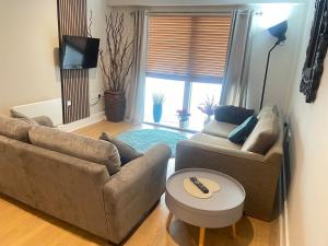 Central 1BR Flat for up to 4 - Lift Access