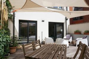 Stylish spacious city stay with 2 bedrooms