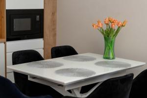 Elegancki Apartament z Miejscem Parkingowym i Balkonem w Łebie by Noclegi Renters