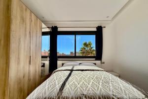 Central Gueliz 1BR with Balcony Wi-Fi & AC