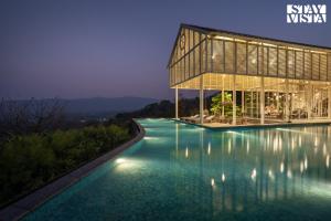 StayVista at The Ray with Mountain Views, BBQ, AC