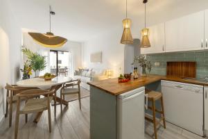 WOW Flat 200m Beach, 10min Downtown, Terrace With Sea View