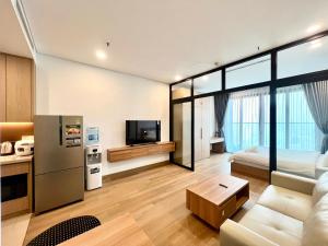Lancaster Luminaire Hanoi Apartment - 1152 Lang street