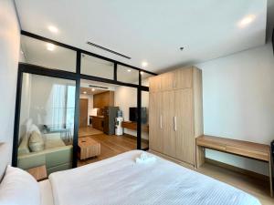 Lancaster Luminaire Hanoi Apartment - 1152 Lang street