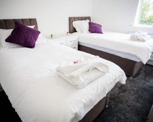 Halford House 3 Bed Town Centre Home from Home with Parking for 2 cars Prime Location Tamworth