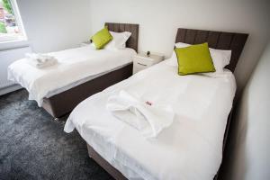 Halford House 3 Bed Town Centre Home from Home with Parking for 2 cars Prime Location Tamworth