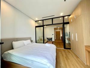 Lancaster Luminaire Hanoi Apartment - 1152 Lang street