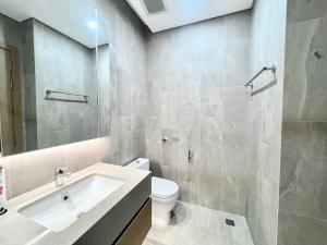 Lancaster Luminaire Hanoi Apartment - 1152 Lang street