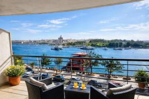 Valletta Harbour View - Signature
