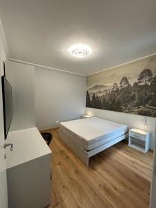 Stylish 4BR Hillside Villa with Panoramic Views