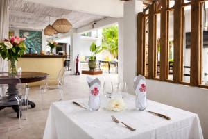 Sous le Badamier Quiet Boutique Hotel with Pool near Grand Baie