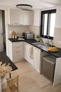 Athenian Glow Suites Loft & Rooftop Terrace