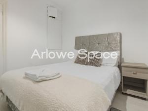 Cosy Tilbury Town 2BR Apt, Station and Amenities