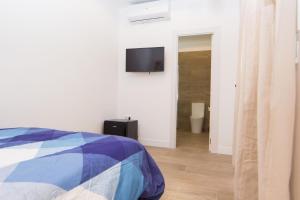 Double room with private bathroom in Alicante 3