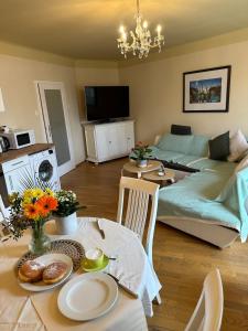 3BR, 5 Beds, Sofa 2P, 5min U4,U6 Schönbrunn