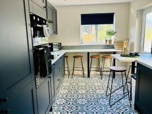 Contractors - Modern Home Gloucester City Centre