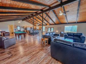 The Lodge at Hocking Hills - 2 Hot Tubs - 6 acres - Lake access