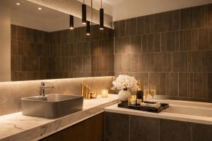 Apart B&V 55 Qualis - Elegant Apartment with Parking