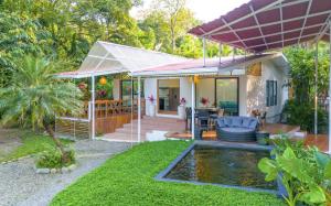 Villa del Alma - Natural Pool, AC, Walk to Beach