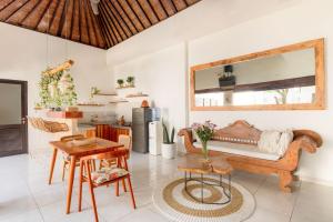 Cozy villa 2bdr in Seminyak , pool,800m beach