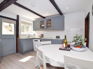 3 Bed in Swanage IC111