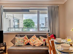 1 Bed in Tenby oc-95339
