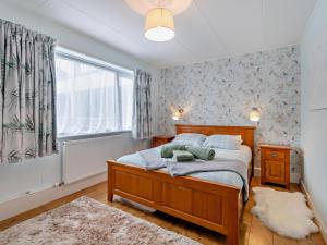 1 Bed in Tenby oc-95339