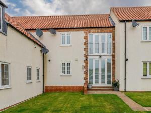 3 Bed in Easton 92585