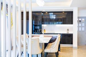 T3-Beachfront 5BR Private Pool Villa Jomtien
