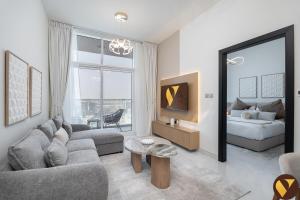 Vogue Vacation Homes, Arjan Skyz by Danube near Miracle Garden, One bedroom Apartment with Balcony and City View, Access toAmenities