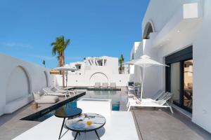 Villa Palmeras Evelia by Villa Plus