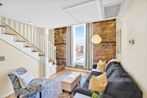 The Vonkampen on Front! Perfect location in the Heart of Downtown!