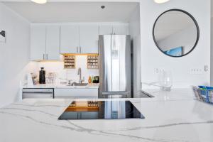 The View! On Water Street! Free parking