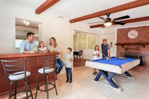 Private Pool Spacious 4BR Retreat Full Kitchen