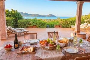 Costa Corallina Villa with direct beach access and stunning views