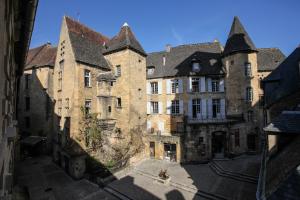 In Sarlat Luxury Rentals, Medieval Center - Maison Fénelon