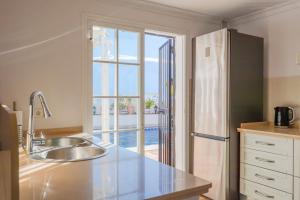 Luxury Villa with Private Pool & Sea Views, Nerja