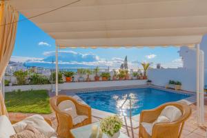 Luxury Villa with Private Pool & Sea Views, Nerja