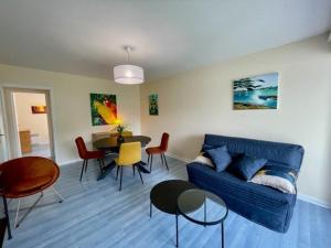 Quiberon - Appartement T2 - 50m² - Plein centre, proche plage, parking privé, loggia sud - FR-1-478-218