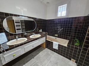 Castle Blue - 7 Personnes - 10 min Sanctuaire