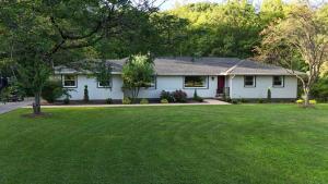 28649 Jackson Rd, Orange, OH 44022