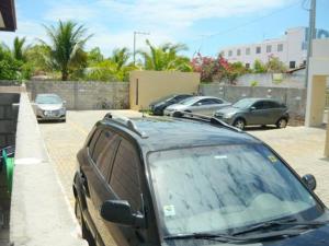Soft Guarajuba -Lindo Village Residencial amplo 2 quartos com suite e varanda no Térreo