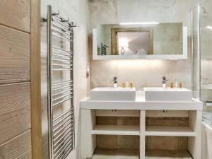 Spacieux appartement 5 pièces à Courchevel, 11 pers. - FR-1-562-31