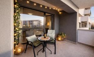 LUMO Terrace Studio with Private Parking near Coresi