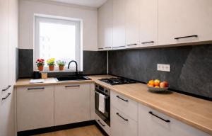 LUMO Terrace Studio with Private Parking near Coresi