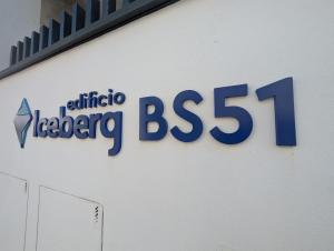 9110 Livingtarifa Blue Wave