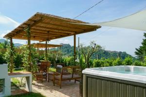 Tuscan Villa With Sea View And Jacuzzi